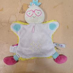 Ölelős pofon, amint azt IKEA Reims Thillois az iLost segítségével jelentette.