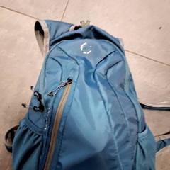 Sac à dos, a été signalé par Qbuzz DMG utilisant iLost