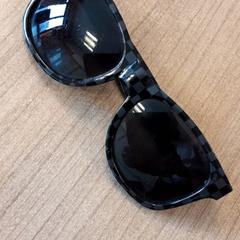 Gafas de sol, ha sido reportado por Qbuzz DMG con iLost
