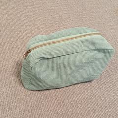 Borsa dei trucchi groene ribstof, come riportato da Breda University of Applied Sciences Mgr. Hopmansstraat utilizzando iLost