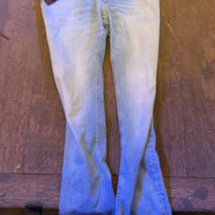 Jeans Licht blauw, met riem, segundo informou De Heeren van Aemstel usando iLost