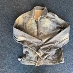 Chaqueta, segundo informou Breng Arnhem usando iLost