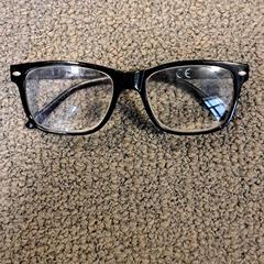 眼鏡 がiLostで Breda University of Applied Sciences Mgr. Hopmansstraat によって報告されました