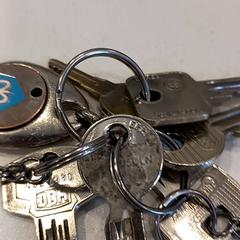 Keychain sleurelsgele sleutelhanger met beer, as reported by Arriva Limburg Noord using iLost