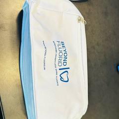 Saco White, como reportado por MEININGER Hotel Berlin Central Station utilizando o iLost