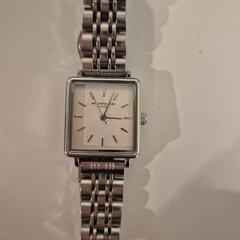 腕時計 Zilver がiLostで NHL Stenden hogeschool Leeuwarden によって報告されました