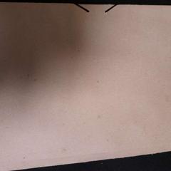 Pochette marron, come riportato da TCL utilizzando iLost