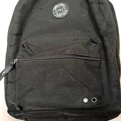 حقائب الظهر والحقائب النهارية Zwart، كما تم الإبلاغ عنه بواسطة Qbuzz GD Groningen Peizerweg عبر iLost