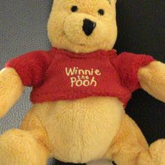 ぬいぐるみ Geel en rood がiLostで IKEA Wilrijk によって報告されました