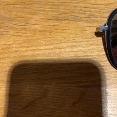 نظارات شمسية، كما تم الإبلاغ عنه بواسطة Designer Outlet Roermond عبر iLost