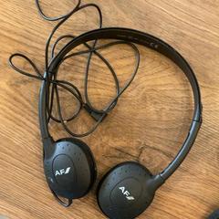 Écouteur, como reportado por MEININGER Hotel Marseille Centre la Joliette utilizando o iLost