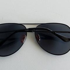 Lunettes, a été signalé par Centraal magazijn utilisant iLost