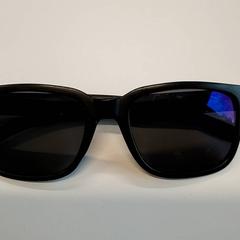 Occhiali da sole, come riportato da Centraal magazijn utilizzando iLost