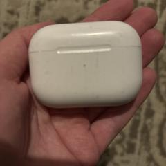 Apple airpod case, iLost-i jakinarazi zaion moduan