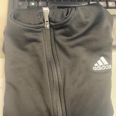 Gilet, a été signalé par Burgers' Zoo utilisant iLost