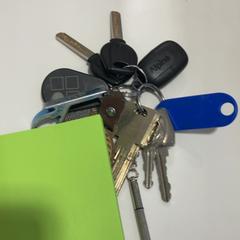 Chaveiro com chaves, como reportado por TU/e - Receptie Atlas utilizando o iLost