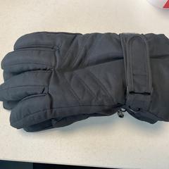 Handskar, rapporterat av Breng Arnhem med iLost