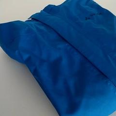 Kleding - Jas blauw, segons ha informat Centraal magazijn mitjançant iLost