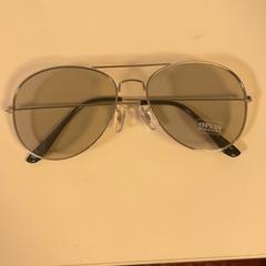 안경 Aviator, iLost를 사용하여 Pathé Schiedam에 보고됨