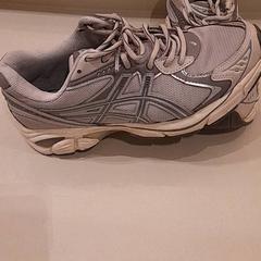 Schuh, gemeldet von Van der Valk Hotel Schiphol über iLost