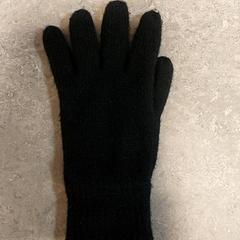 Ropa - Handschoen zwart, ha sido reportado por Regio Oost-Vlaanderen con iLost