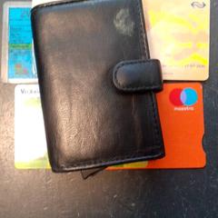 Kártyatartó Alhamadi, amint azt Qbuzz servicepunt  Emmen az iLost segítségével jelentette.