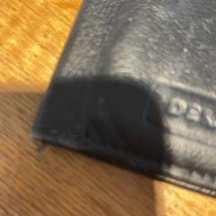 Peněženka wallet, jak nahlášeno Designer Outlet Roermond pomocí iLost