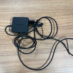 Cargador de laptop black, ha sido reportado por Vrije Universiteit Brussel (VUB) con iLost