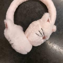 Kinderoorwarmers, zgłoszono przez Rotterdam The Hague Airport przy użyciu iLost