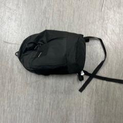 Mochila, como reportado por Regio Oost-Vlaanderen utilizando o iLost