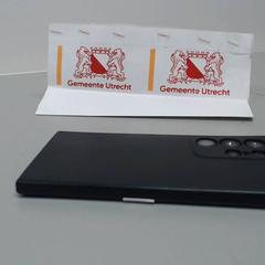 Telefon Samsung zwart, rapporterat av Gemeente Utrecht med iLost