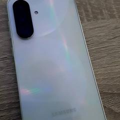 الهواتف المحمولة وملحقاتها Samsung، كما تم الإبلاغ عنه بواسطة EBS Tramplein عبر iLost