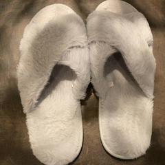 Pantuflas, segundo informou Van der Valk Hotel Heerlen usando iLost