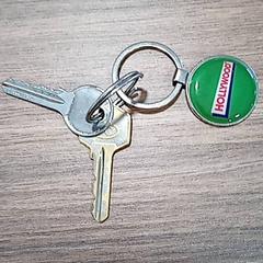 Porte-clés avec clés Cles, a été signalé par CARS HANGARD utilisant iLost
