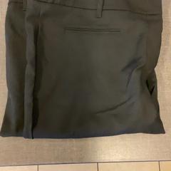 Pantalons Black, zoals gemeld door MEININGER Hotel Brussels City Center met iLost