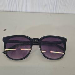 Sunglasses, as reported by Transdev Gooi en Vechtstreek using iLost