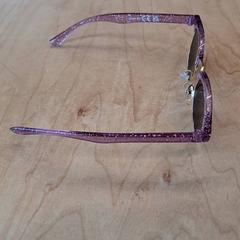 Lunettes de soleil enfant, rapporterat av IKEA Lyon Grand Parilly med iLost