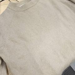 Pulóver Mørk beige, amint azt IKEA Åsane az iLost segítségével jelentette.