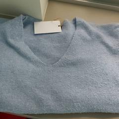 衣類 'Trui blauw' がiLostで Centraal magazijn によって報告されました