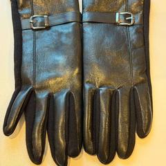 Gloves, as reported by Inntel Hotels Utrecht Centre using iLost