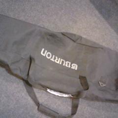 حقائب حمل وحقائب اليد، كما تم الإبلاغ عنه بواسطة SnowWorld Landgraaf عبر iLost