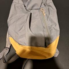 バックパック Grijs/geel がiLostで IKEA Wilrijk によって報告されました