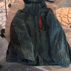 Jacket Green, as reported by Leonardo Hotel Amsterdam Rembrandtpark using iLost