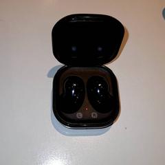 Audífonos, ha sido reportado por Campus Den Haag con iLost