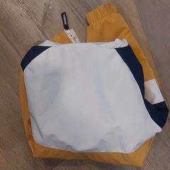 Chaqueta, ha sido reportado por Madurodam con iLost