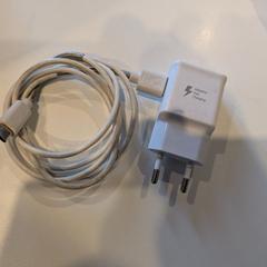 Usb nabíjačka, ako bolo nahlásené Inntel Hotels Utrecht Centre pomocou iLost