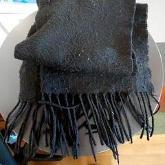 الوشاح echarpe، كما تم الإبلاغ عنه بواسطة IKEA Strasbourg عبر iLost