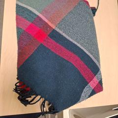 Šála/pléd, as reported by IKEA Praha – Černý Most using iLost