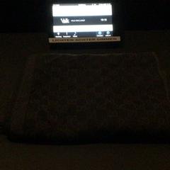 Xaile sjaal, como reportado por Van der Valk Hotel Amsterdam Zuidas utilizando o iLost