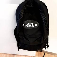 Mochila, ha sido reportado por Qbuzz ZHN con iLost
